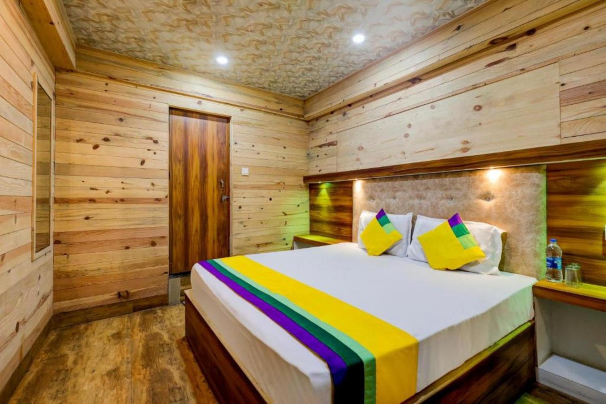 Hotel Vinayak Nainital Near Mall Road Lake View Room מראה חיצוני תמונה