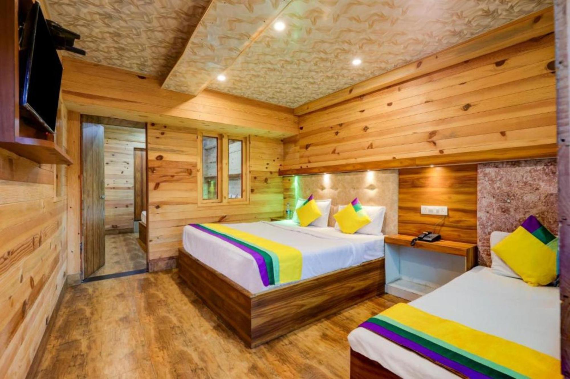 Hotel Vinayak Nainital Near Mall Road Lake View Room מראה חיצוני תמונה