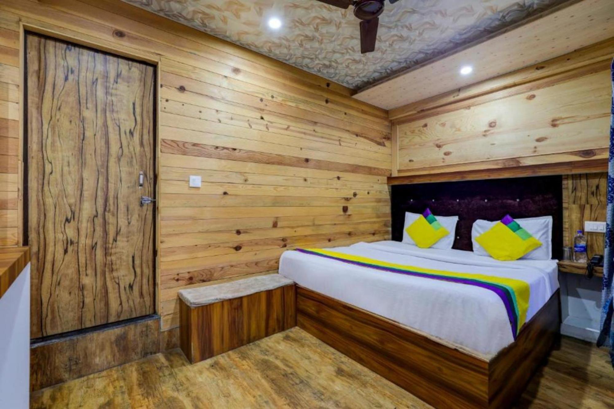 Hotel Vinayak Nainital Near Mall Road Lake View Room מראה חיצוני תמונה